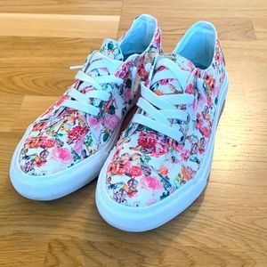 Size 8 Blowfish Slip On Floral Sneakers With Laces